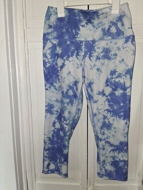 Amazon Essentials Women's Blue and White Tie-Dye Leggings